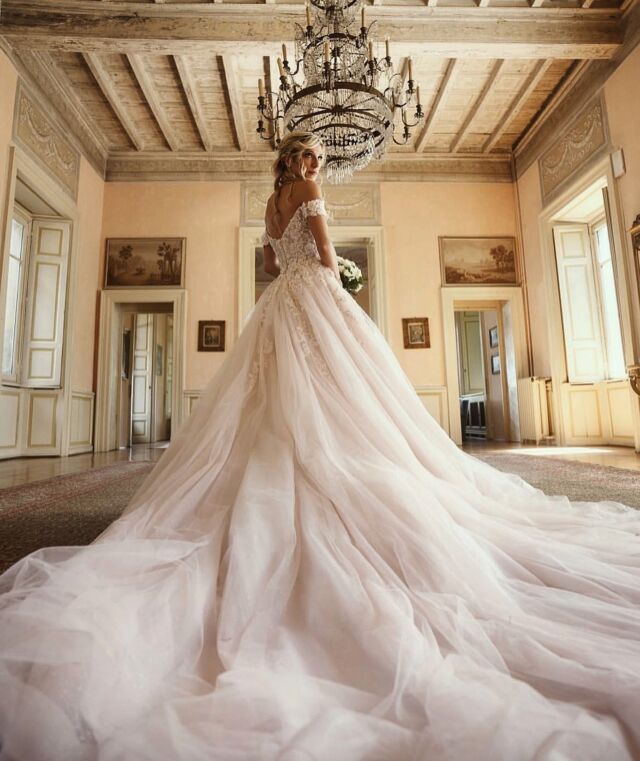 Una location che ti farà sentire una principessa.
Un luogo romantico e accogliente.
Dove si respira un’atmosfera intramontabile. ✨

@villa_le_due_torrette 
@we.mates_photostudio 
@areakitchen_wedding 
@aliss_1201
